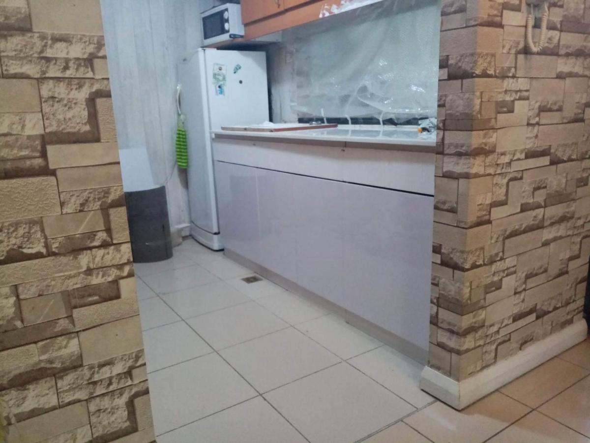 67 Sqm. Condo Unit In Robinson Place Residences Manila Bagian luar foto