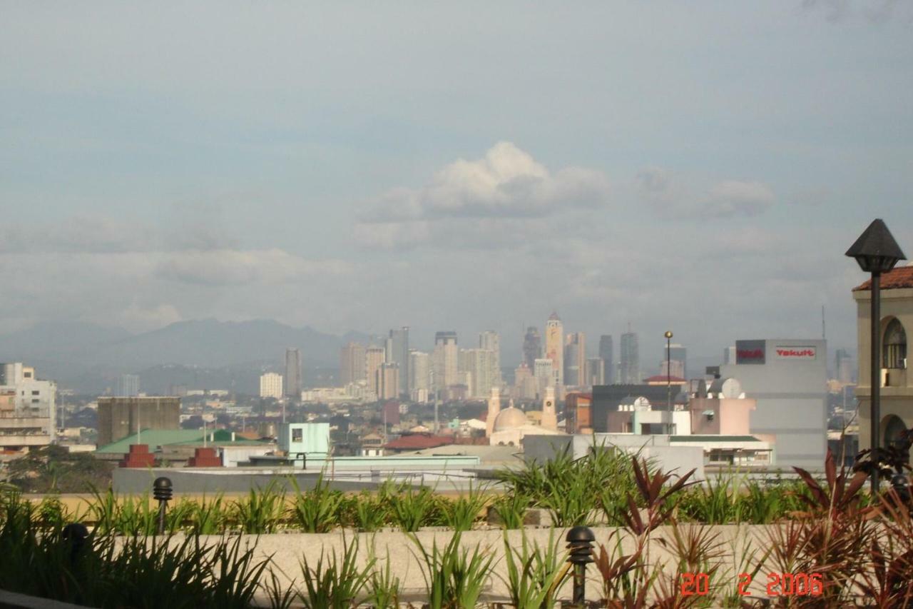 67 Sqm. Condo Unit In Robinson Place Residences Manila Bagian luar foto