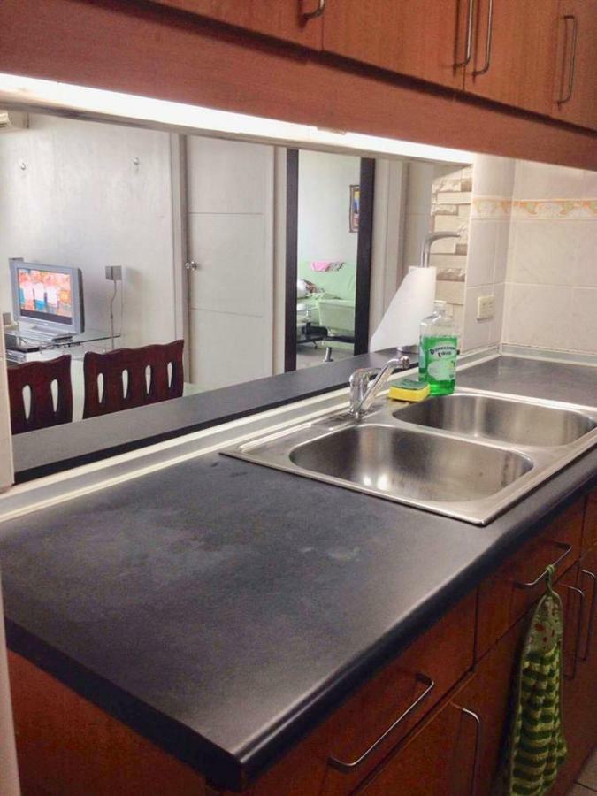 67 Sqm. Condo Unit In Robinson Place Residences Manila Bagian luar foto