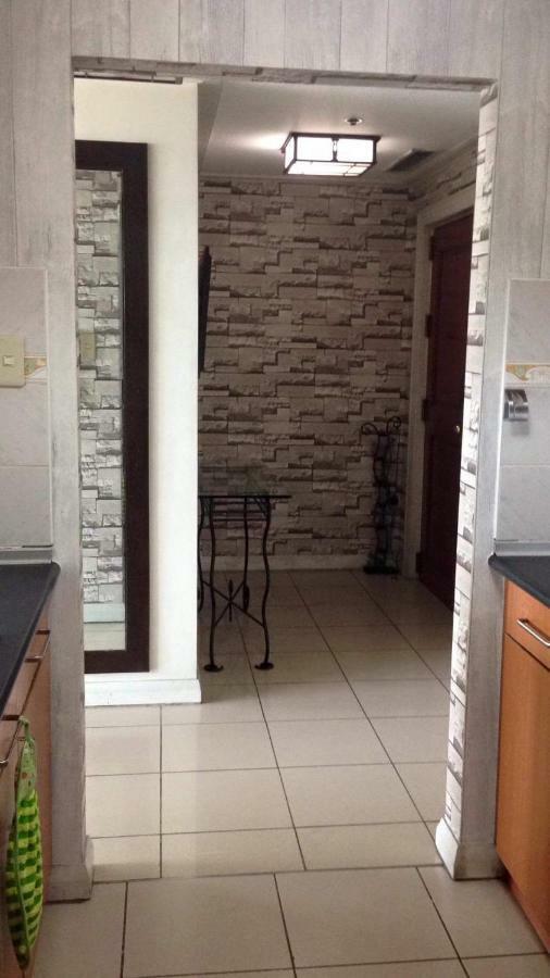 67 Sqm. Condo Unit In Robinson Place Residences Manila Bagian luar foto