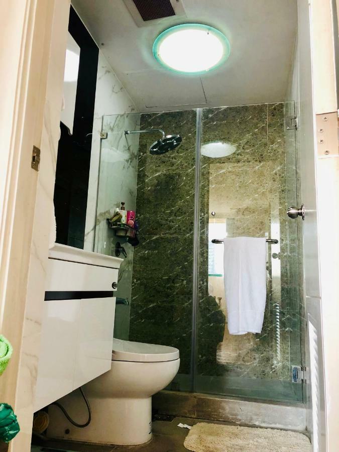 67 Sqm. Condo Unit In Robinson Place Residences Manila Bagian luar foto