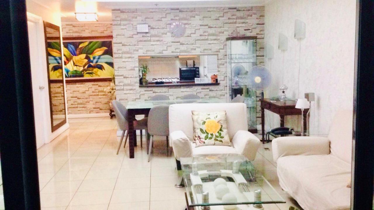 67 Sqm. Condo Unit In Robinson Place Residences Manila Bagian luar foto